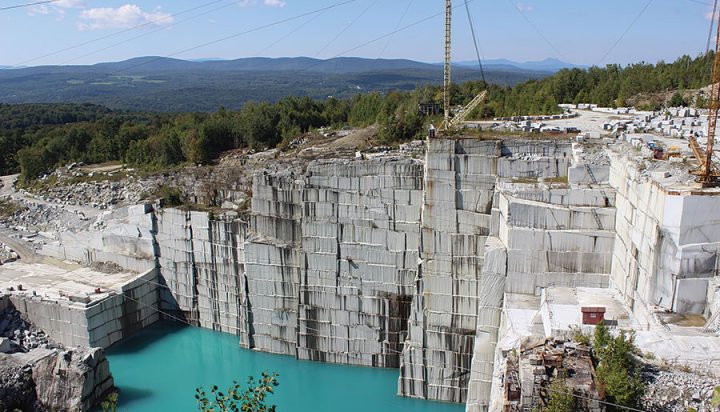 mỏ đá granite