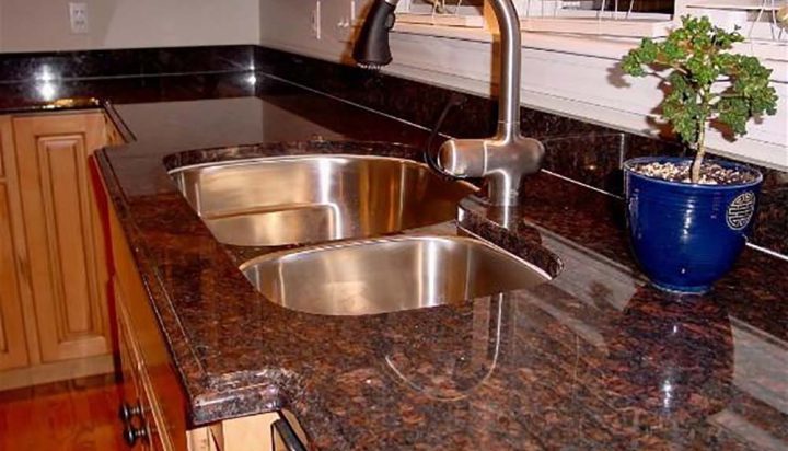 Đá Granite Nâu Ấn