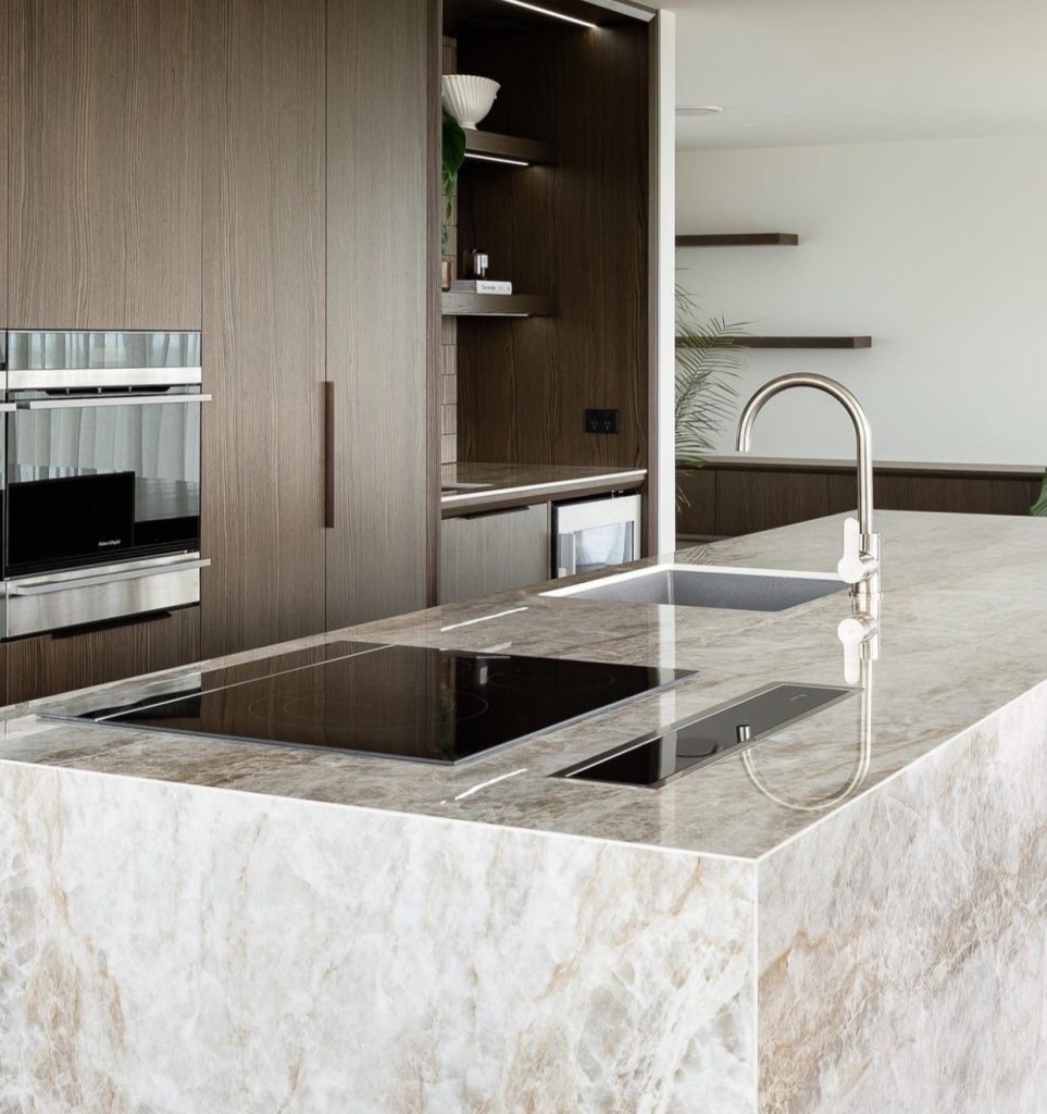 Đá Quartzite Perla Chiara