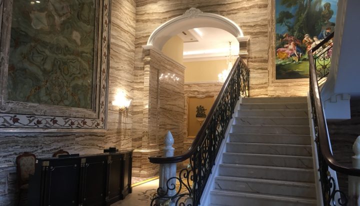 Đá travertine ốp tường khách sạn